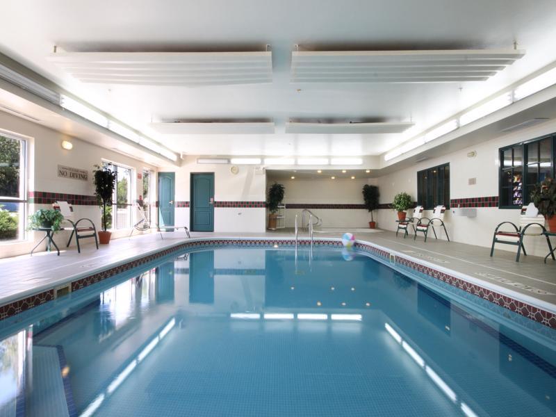 Country & By Radisson, Big Flats Hotel