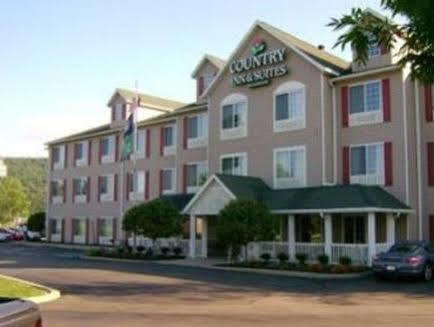 Country & By Radisson, Big Flats 3*