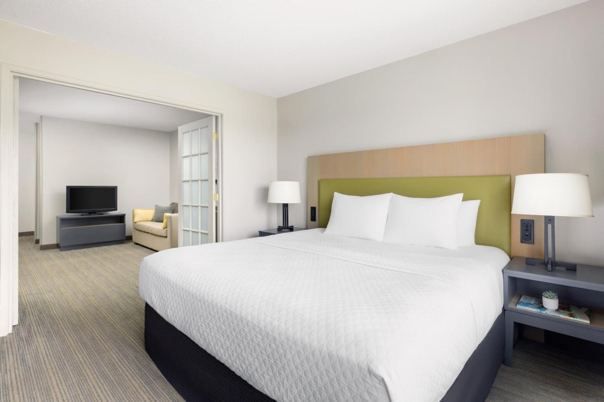 Country & By Radisson, Big Flats Horseheads
